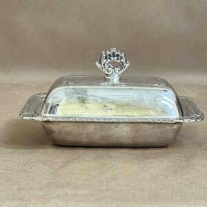 Vintage Splendide Collection Electro Silver Plated Silver Covered Butter Dish.